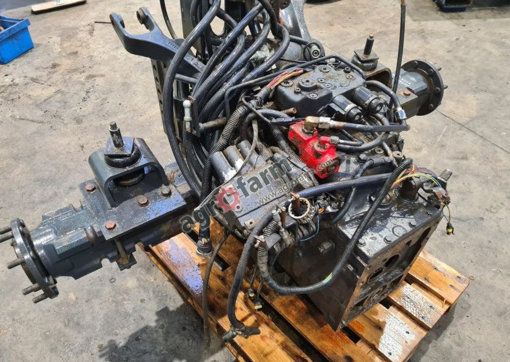 Skrzynia biegów, most tylny McCormick CX 105 xtra - Коробка передач: фото 4 Skrzynia biegów, most tylny McCormick CX 105 xtra - Коробка передач: фото 4