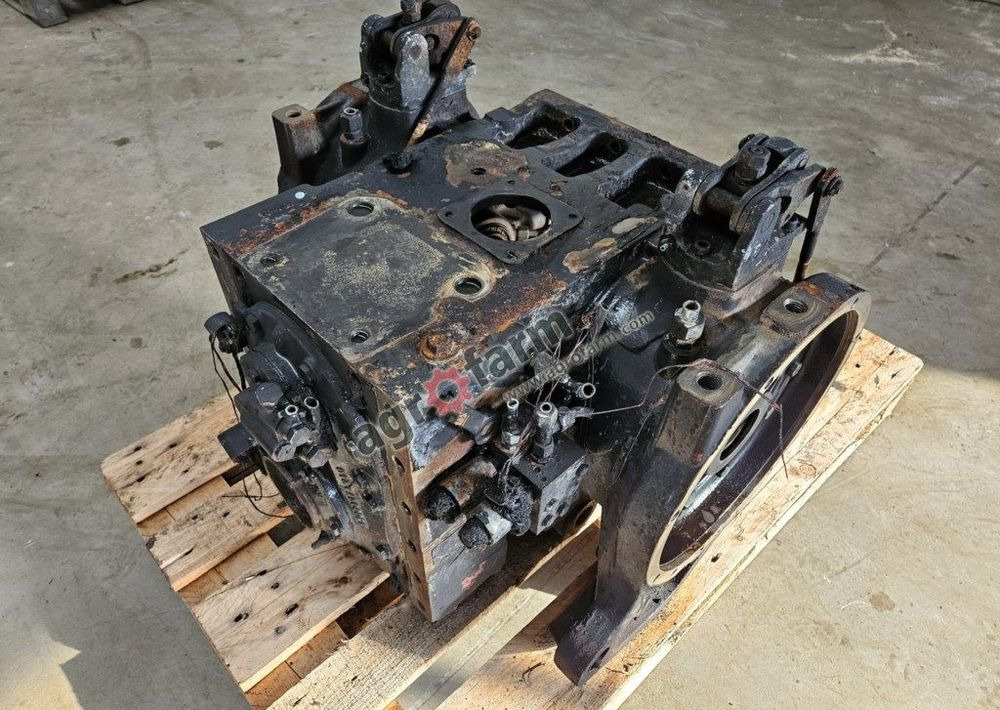 TYLNY MOST DEUTZ FAHR AGROTRON 80 - Трансмиссия: фото 1 TYLNY MOST DEUTZ FAHR AGROTRON 80 - Трансмиссия: фото 1