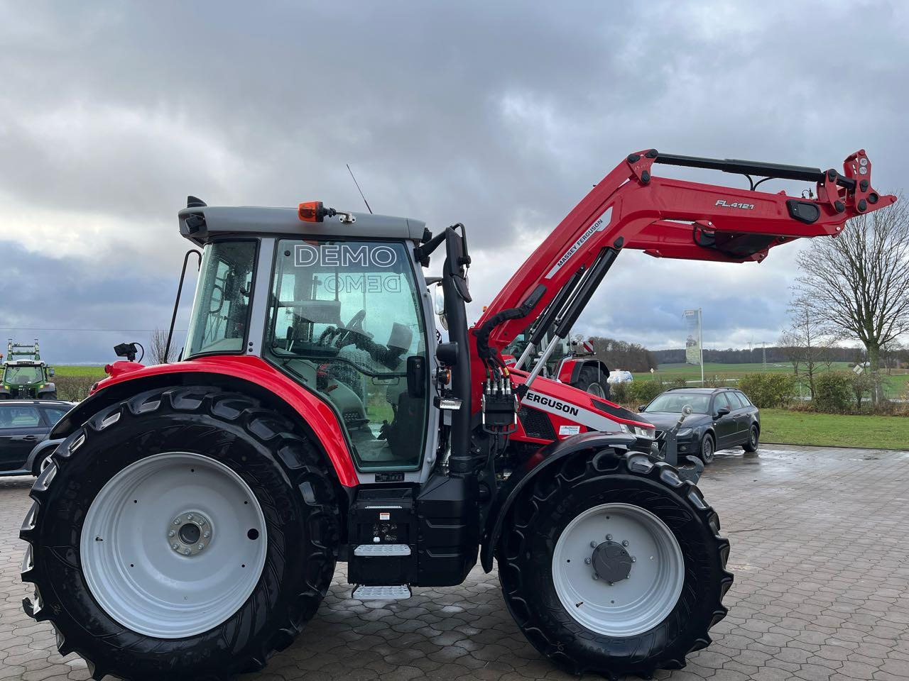 Massey Ferguson 5S. 125 Dyna-6 - Трактор: фото 2 Massey Ferguson 5S. 125 Dyna-6 - Трактор: фото 2