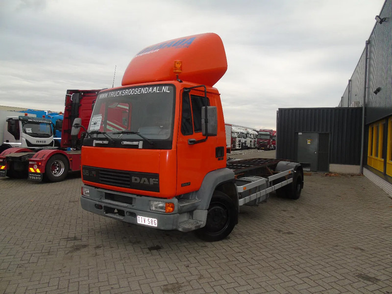 DAF LF 55.160 + EURO 2 + MANUAL + 12T - Грузовик-шасси: фото 2 DAF LF 55.160 + EURO 2 + MANUAL + 12T - Грузовик-шасси: фото 2