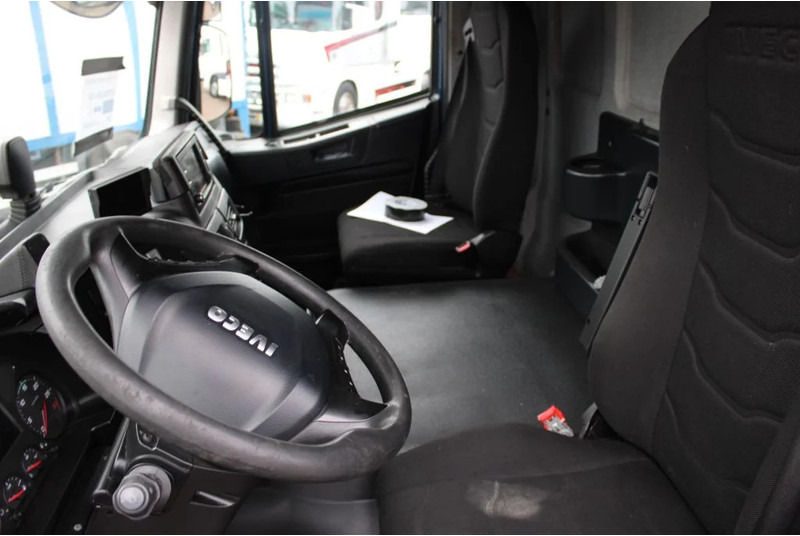 Фото интерьера 1: Грузовик-шасси Iveco Stralis 310 + EURO 6