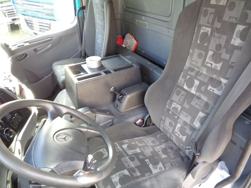 Mercedes-Benz AXOR 1823 + Dhollandia Lift - Грузовик с закрытым кузовом: фото 4 Mercedes-Benz AXOR 1823 + Dhollandia Lift - Грузовик с закрытым кузовом: фото 4