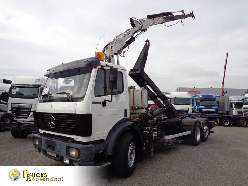 Mercedes-Benz SK 2433 + Semi-Auto + PTO + Serie 14 Crane + 3 pedals - Тросовый мультилифт, Автоманипулятор: фото 1 Mercedes-Benz SK 2433 + Semi-Auto + PTO + Serie 14 Crane + 3 pedals - Тросовый мультилифт, Автоманипулятор: фото 1