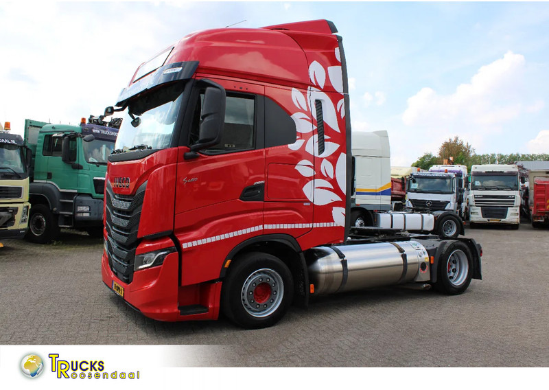 Iveco S-WAY 460 + LNG + retarder + euro 6 - Тягач: фото 1 Iveco S-WAY 460 + LNG + retarder + euro 6 - Тягач: фото 1