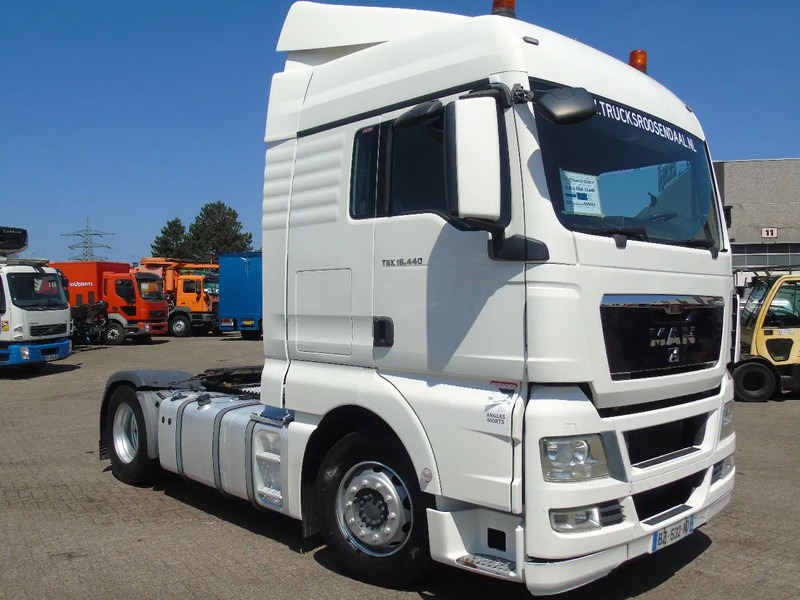 MAN TGX 18.440 + EURO 5 + SPOILER - Тягач: фото 2 MAN TGX 18.440 + EURO 5 + SPOILER - Тягач: фото 2