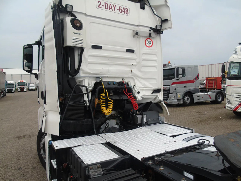 MAN TGX 18.460 + EURO 6 - Тягач: фото 3 MAN TGX 18.460 + EURO 6 - Тягач: фото 3