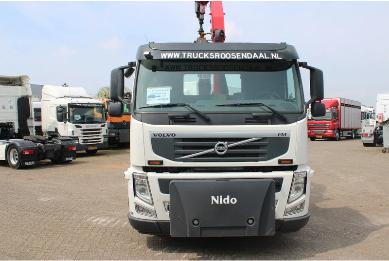 Volvo FM 330 + HMF 1035 + HOOKSYTEM HYVA + EURO 5 + 6X2 - Автоманипулятор: фото 3 Volvo FM 330 + HMF 1035 + HOOKSYTEM HYVA + EURO 5 + 6X2 - Автоманипулятор: фото 3