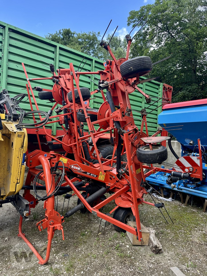 Kuhn GF 8712 - Сеноворошилка: фото 1 Kuhn GF 8712 - Сеноворошилка: фото 1