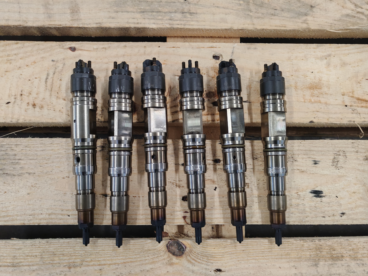 MAN TGS TGX EURO 6 / D2676LF / INJECTORS SET / 61910420 - Распределитель впрыска: фото 2 MAN TGS TGX EURO 6 / D2676LF / INJECTORS SET / 61910420 - Распределитель впрыска: фото 2