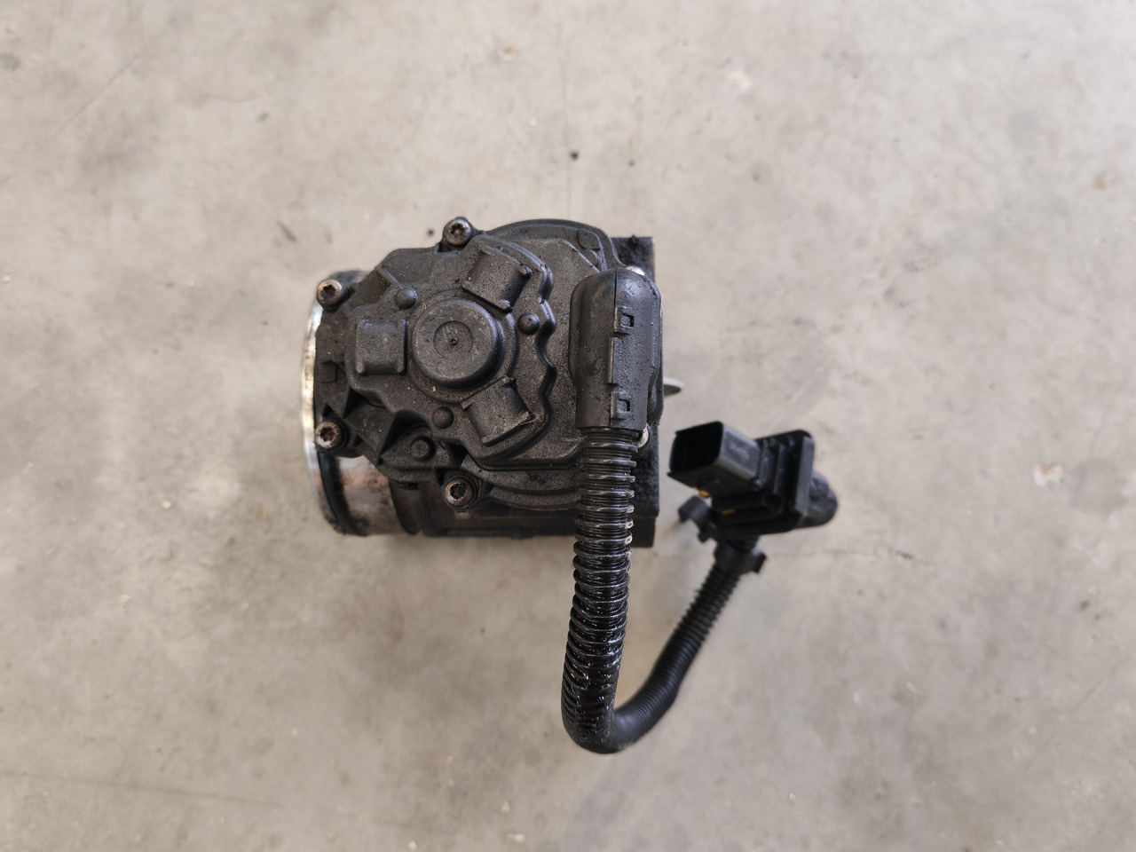 MAN TGS TGX EURO 6 / D2676LF / THROTTLE VALVE / 51094137018 - Двигатель и запчасти: фото 4 MAN TGS TGX EURO 6 / D2676LF / THROTTLE VALVE / 51094137018 - Двигатель и запчасти: фото 4