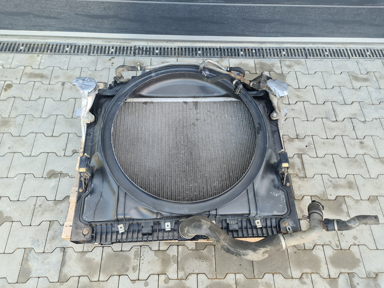 MERCEDES ATEGO ANTOS / EURO 6 / COOLER SET / INTERCOOLER / WATER COOLER / WORLDWIDE DELIVERY - Радиатор: фото 1 MERCEDES ATEGO ANTOS / EURO 6 / COOLER SET / INTERCOOLER / WATER COOLER / WORLDWIDE DELIVERY - Радиатор: фото 1