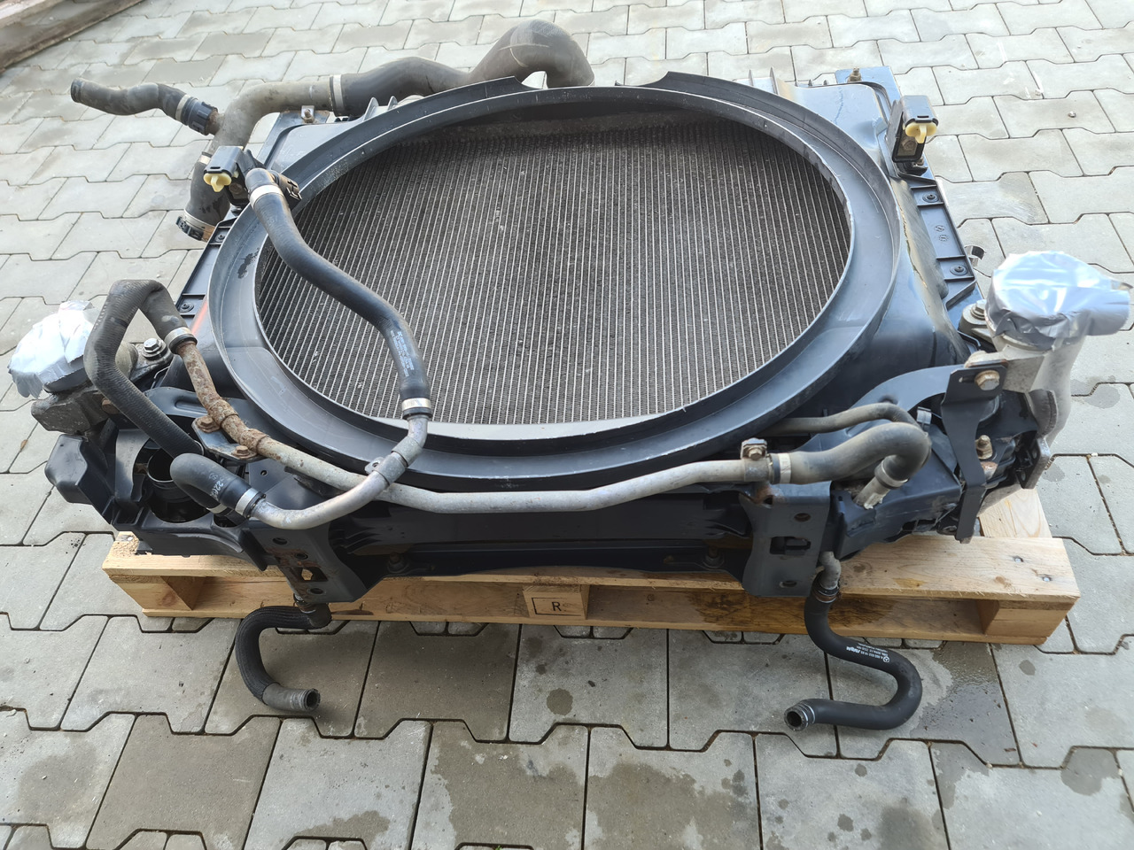 MERCEDES ATEGO ANTOS / EURO 6 / COOLER SET / INTERCOOLER / WATER COOLER / WORLDWIDE DELIVERY - Радиатор: фото 2 MERCEDES ATEGO ANTOS / EURO 6 / COOLER SET / INTERCOOLER / WATER COOLER / WORLDWIDE DELIVERY - Радиатор: фото 2