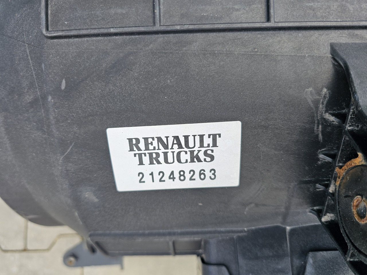 RENAULT RANGE T / AIR FILTER HOUSING / 21248263 - Воздушный фильтр: фото 3 RENAULT RANGE T / AIR FILTER HOUSING / 21248263 - Воздушный фильтр: фото 3