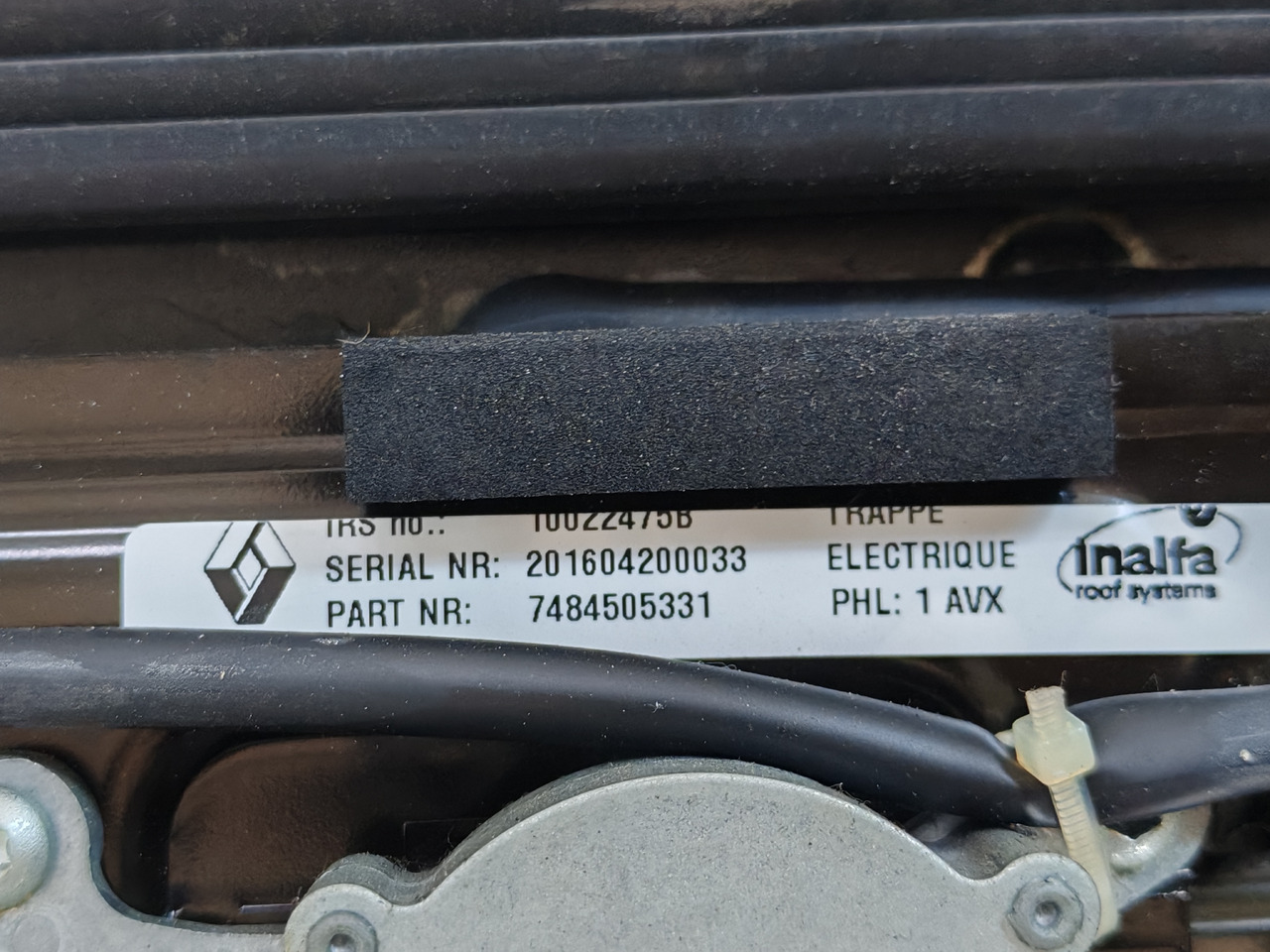 RENAULT RANGE T / SUNROOF / 7484505331 - Стекло и запчасти: фото 5 RENAULT RANGE T / SUNROOF / 7484505331 - Стекло и запчасти: фото 5