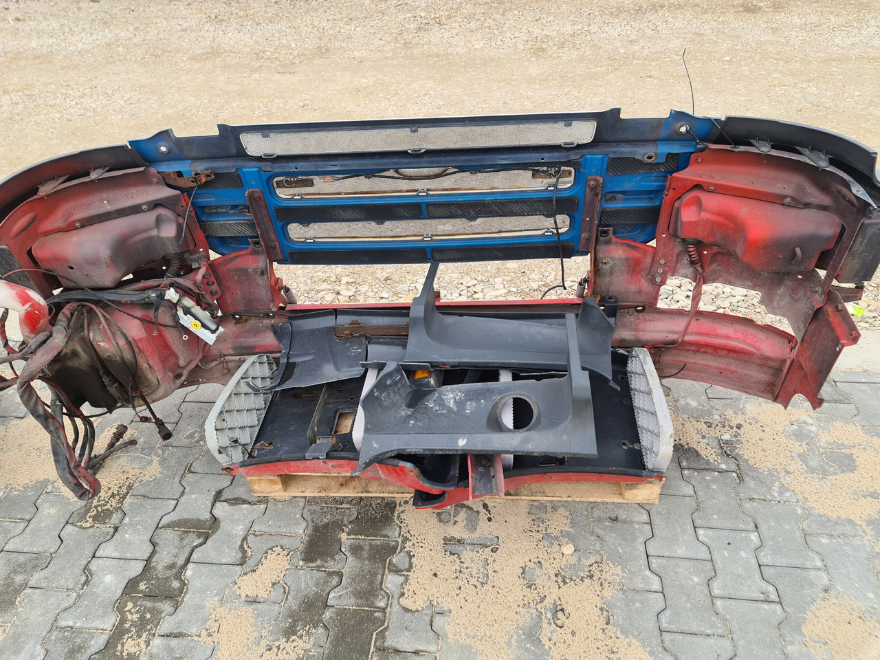 SCANIA P / BUMPER STEPS LAMPS SET / WORLDWIDE DELIVERY - Бампер: фото 4 SCANIA P / BUMPER STEPS LAMPS SET / WORLDWIDE DELIVERY - Бампер: фото 4