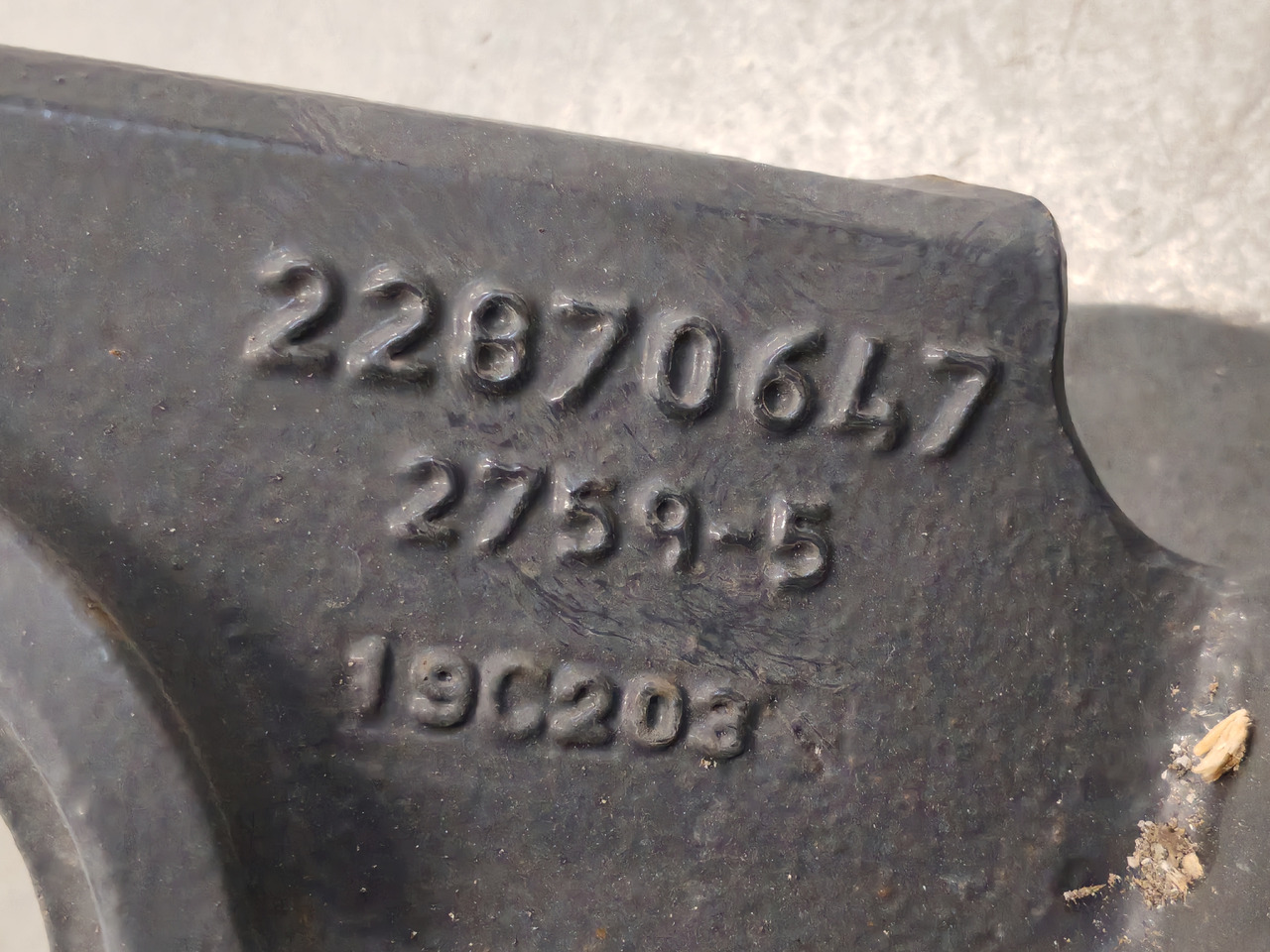 VOLVO FM5 EURO 6 / CABIN SUNSPENSION BRACKET / 22870647 / RIGHT - Рама/ Шасси: фото 4 VOLVO FM5 EURO 6 / CABIN SUNSPENSION BRACKET / 22870647 / RIGHT - Рама/ Шасси: фото 4