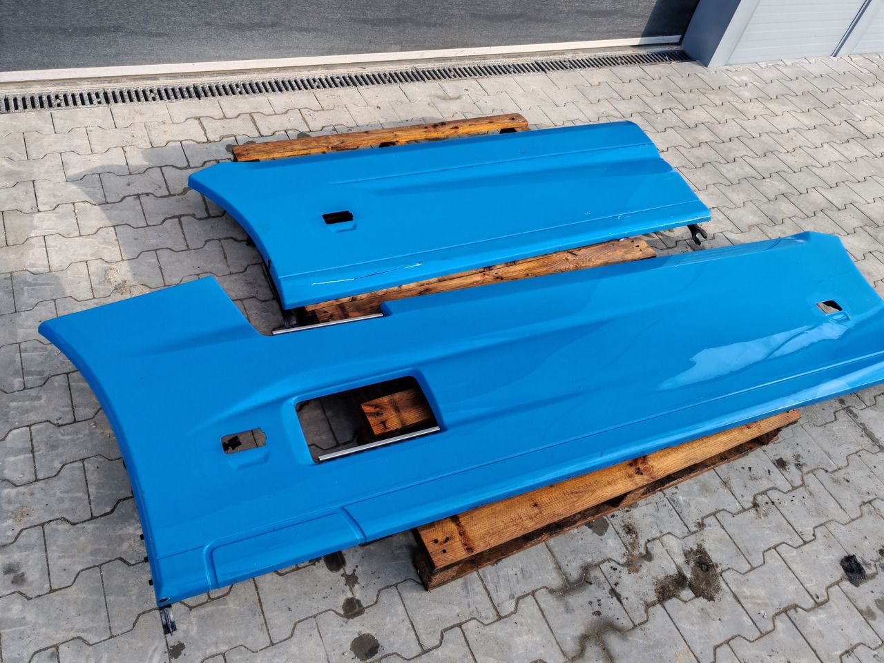 RENAULT RANGE T EURO 6 / SIDE SPOILERS SET - Запчасти: фото 3 RENAULT RANGE T EURO 6 / SIDE SPOILERS SET - Запчасти: фото 3