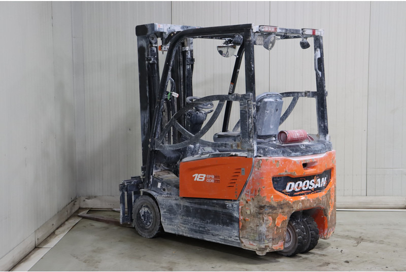 Doosan B18T-7 - Электропогрузчик: фото 5 Doosan B18T-7 - Электропогрузчик: фото 5