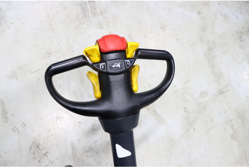 Komatsu CNI 14 - Штабелер: фото 2 Komatsu CNI 14 - Штабелер: фото 2