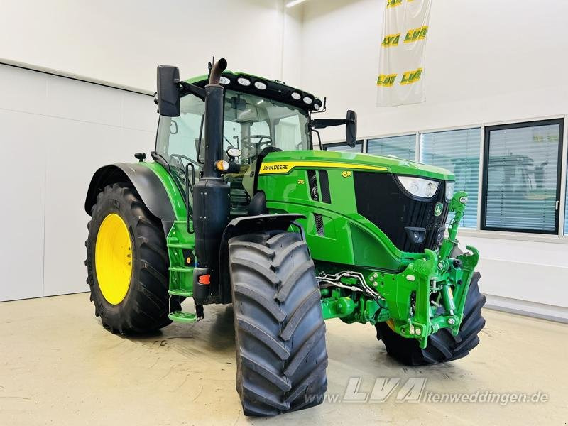 John Deere 6R 215 - Трактор: фото 2 John Deere 6R 215 - Трактор: фото 2