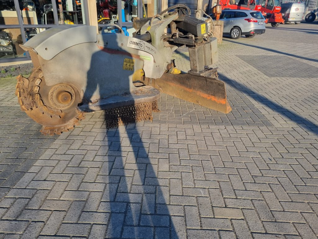 OBMTEC Pro270XL stump grinder - Измельчитель пней: фото 4 OBMTEC Pro270XL stump grinder - Измельчитель пней: фото 4
