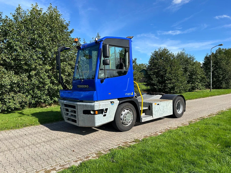 Terberg YT 223 | LOW HOURS - * 9211 *| GALVANISH CHASSIS | NEW MODEL - Терминальный тягач: фото 1 Terberg YT 223 | LOW HOURS - * 9211 *| GALVANISH CHASSIS | NEW MODEL - Терминальный тягач: фото 1