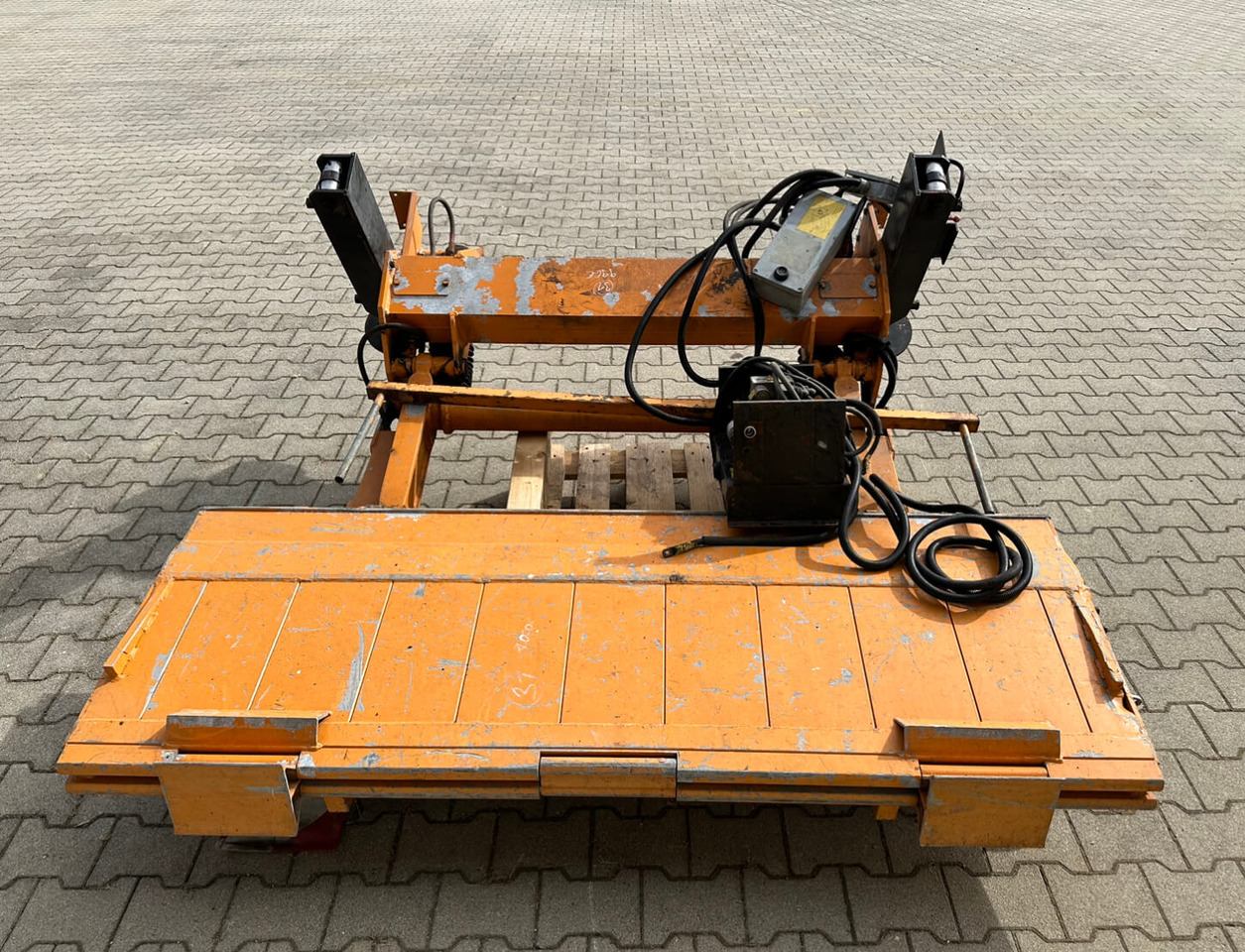 Unimog Heckladebordwand Unbekannt 427 - Гидроборт: фото 2 Unimog Heckladebordwand Unbekannt 427 - Гидроборт: фото 2