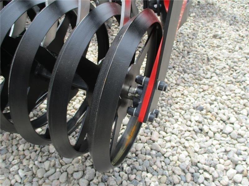 Dexwal Mamut 4 m Med v-rings pakker og 560mm taler - Дисковая борона: фото 4 Dexwal Mamut 4 m Med v-rings pakker og 560mm taler - Дисковая борона: фото 4