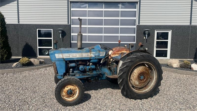 Ford 3000 - Трактор: фото 1 Ford 3000 - Трактор: фото 1