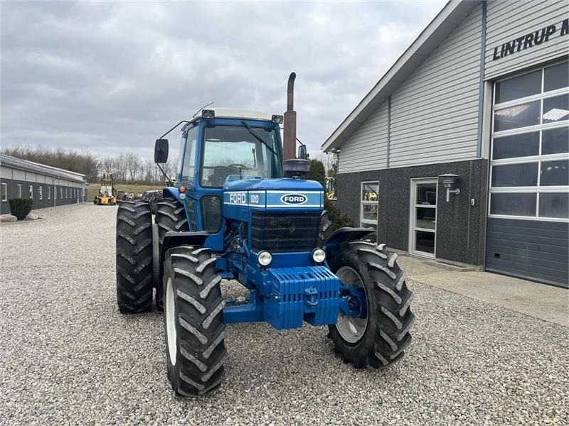 Ford 8210 En rigtig velholdt klassiker med tvillinghjul - Трактор: фото 5 Ford 8210 En rigtig velholdt klassiker med tvillinghjul - Трактор: фото 5