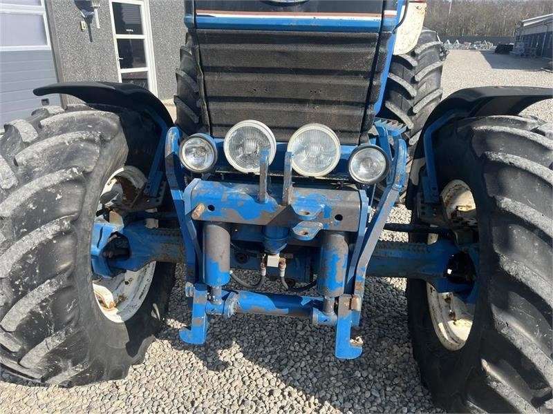 Ford TW 15 F II med HEVA opklappelig frontlift - Трактор: фото 4 Ford TW 15 F II med HEVA opklappelig frontlift - Трактор: фото 4