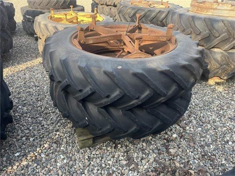 Goodyear 13,6 -38 Molcon 5 arme bred - Шина для Сельскохозяйственной техники: фото 1 Goodyear 13,6 -38 Molcon 5 arme bred - Шина для Сельскохозяйственной техники: фото 1