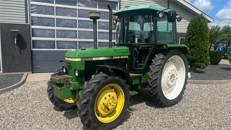 John Deere 2650 Med SGII kabine, 540 og 1000 pto omd - Трактор: фото 2 John Deere 2650 Med SGII kabine, 540 og 1000 pto omd - Трактор: фото 2