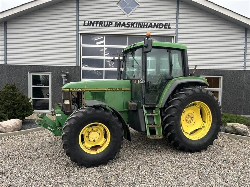John Deere 6800 Med frontlift. - Трактор: фото 1 John Deere 6800 Med frontlift. - Трактор: фото 1