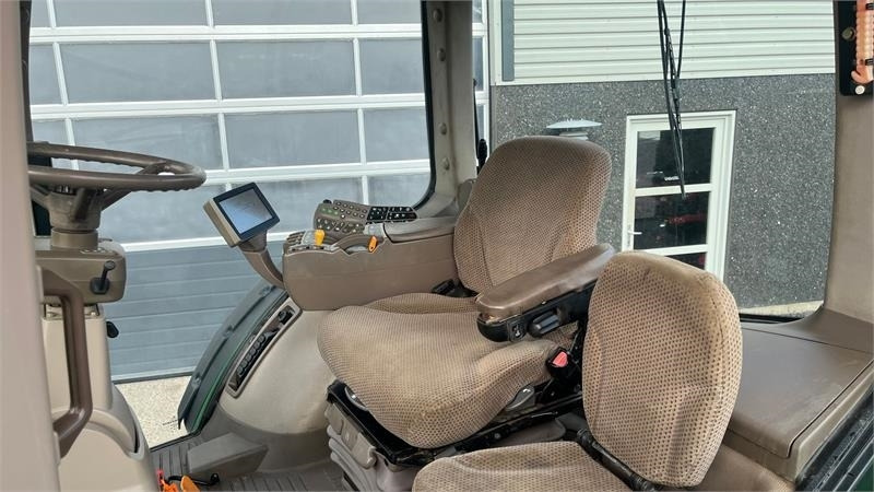 John Deere 8260R  - Трактор: фото 5 John Deere 8260R  - Трактор: фото 5