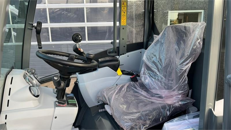 Телескопический фронтальный погрузчик Kramer KL25.5T JULE/NYTÅRSTILBUD med Teleskoparm, så den: фото 12 Телескопический фронтальный погрузчик Kramer KL25.5T JULE/NYTÅRSTILBUD med Teleskoparm, så den: фото 12