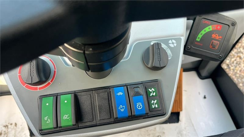 Телескопический фронтальный погрузчик Kramer KL25.5T JULE/NYTÅRSTILBUD med Teleskoparm, så den: фото 14 Телескопический фронтальный погрузчик Kramer KL25.5T JULE/NYTÅRSTILBUD med Teleskoparm, så den: фото 14