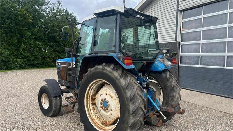 New Holland 7740 SLE Turbo Handy 2wd traktor - Трактор: фото 3 New Holland 7740 SLE Turbo Handy 2wd traktor - Трактор: фото 3