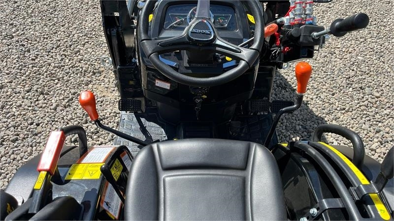 Коммунальный трактор Solis S26 6+2 gearmaskine Limited Edition i sort med bre: фото 7 Коммунальный трактор Solis S26 6+2 gearmaskine Limited Edition i sort med bre: фото 7