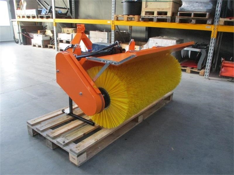 Thyregod TK 1600 Komplet med kraftoverføringsaksel og hydra - Щетка: фото 1 Thyregod TK 1600 Komplet med kraftoverføringsaksel og hydra - Щетка: фото 1