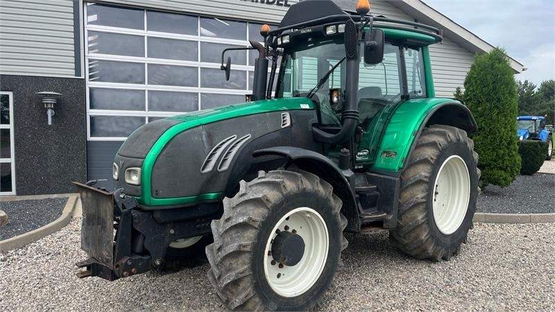 Valtra T202 Direct med skovinddækning og frontlift - Трактор: фото 2 Valtra T202 Direct med skovinddækning og frontlift - Трактор: фото 2