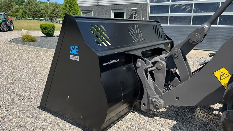 Volvo 4m3 skovl med Volvo beslag på. Den er 2.75m bred - Колёсный погрузчик: фото 4 Volvo 4m3 skovl med Volvo beslag på. Den er 2.75m bred - Колёсный погрузчик: фото 4