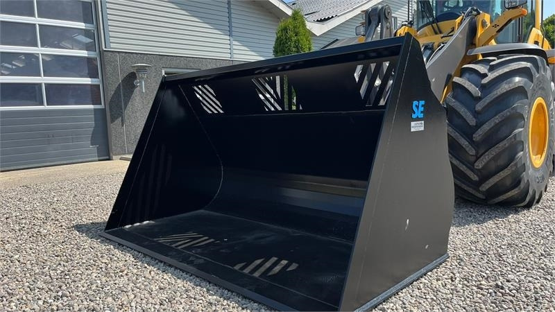 Volvo 4m3 skovl med Volvo beslag på. Den er 2.75m bred - Колёсный погрузчик: фото 2 Volvo 4m3 skovl med Volvo beslag på. Den er 2.75m bred - Колёсный погрузчик: фото 2