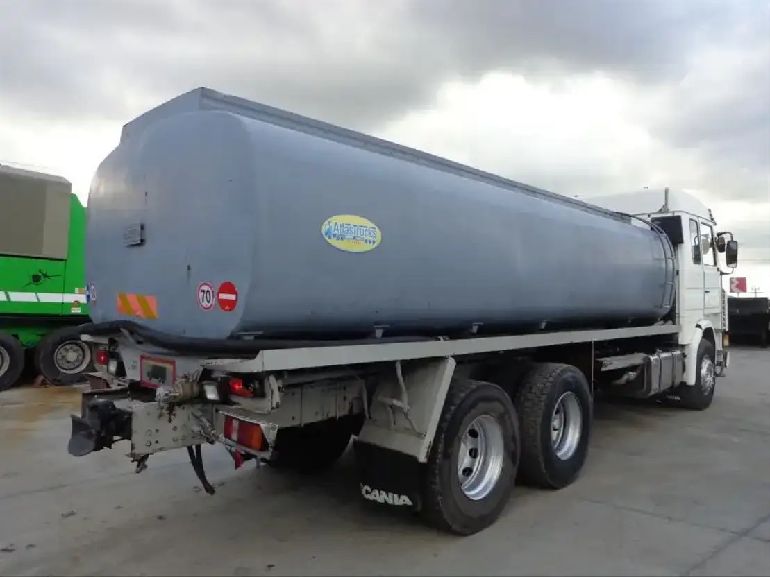 Scania R143-470 V8 Scania R143HL .470 6X2 Diesel/OIL Tank - Грузовик-цистерна: фото 5 Scania R143-470 V8 Scania R143HL .470 6X2 Diesel/OIL Tank - Грузовик-цистерна: фото 5