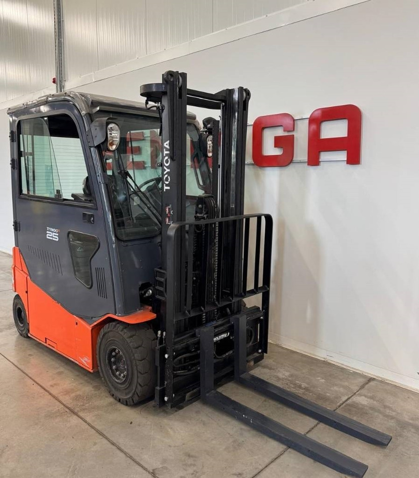 Toyota 10939 - 8FBMT25 - Электропогрузчик: фото 4 Toyota 10939 - 8FBMT25 - Электропогрузчик: фото 4