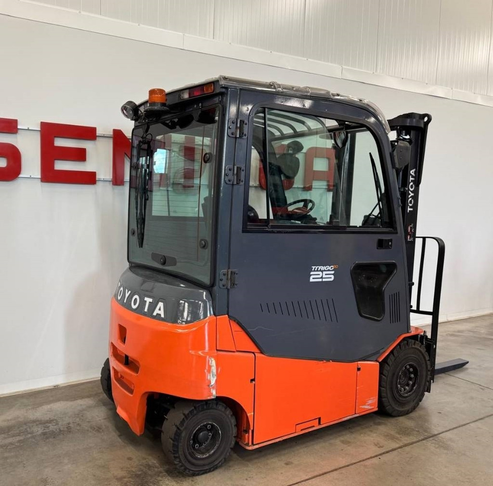Toyota 10939 - 8FBMT25 - Электропогрузчик: фото 3 Toyota 10939 - 8FBMT25 - Электропогрузчик: фото 3