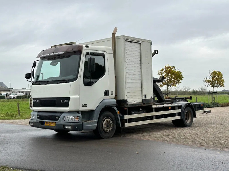 DAF LF 45 180!! HAAKARM/CONTAINER!!MOBILE WORKSHOP!! - Крюковой мультилифт: фото 4 DAF LF 45 180!! HAAKARM/CONTAINER!!MOBILE WORKSHOP!! - Крюковой мультилифт: фото 4