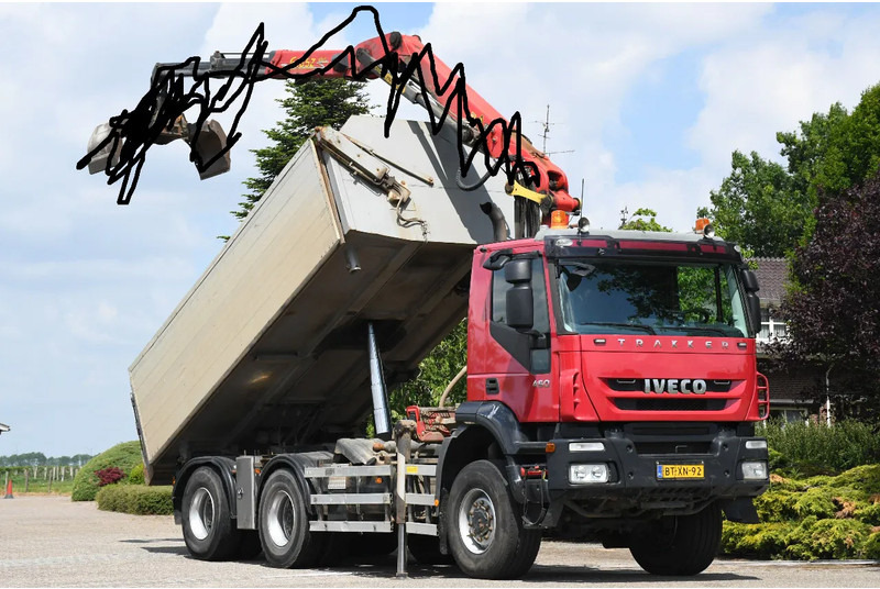 Iveco TRAKKER 450ps !!Z-KRAAN!!RADIO REMOTE!!3 SIDED TIPPER!!EURO5!! 10MM CHASSIS LIBIA!! - Самосвал, Автоманипулятор: фото 1 Iveco TRAKKER 450ps !!Z-KRAAN!!RADIO REMOTE!!3 SIDED TIPPER!!EURO5!! 10MM CHASSIS LIBIA!! - Самосвал, Автоманипулятор: фото 1
