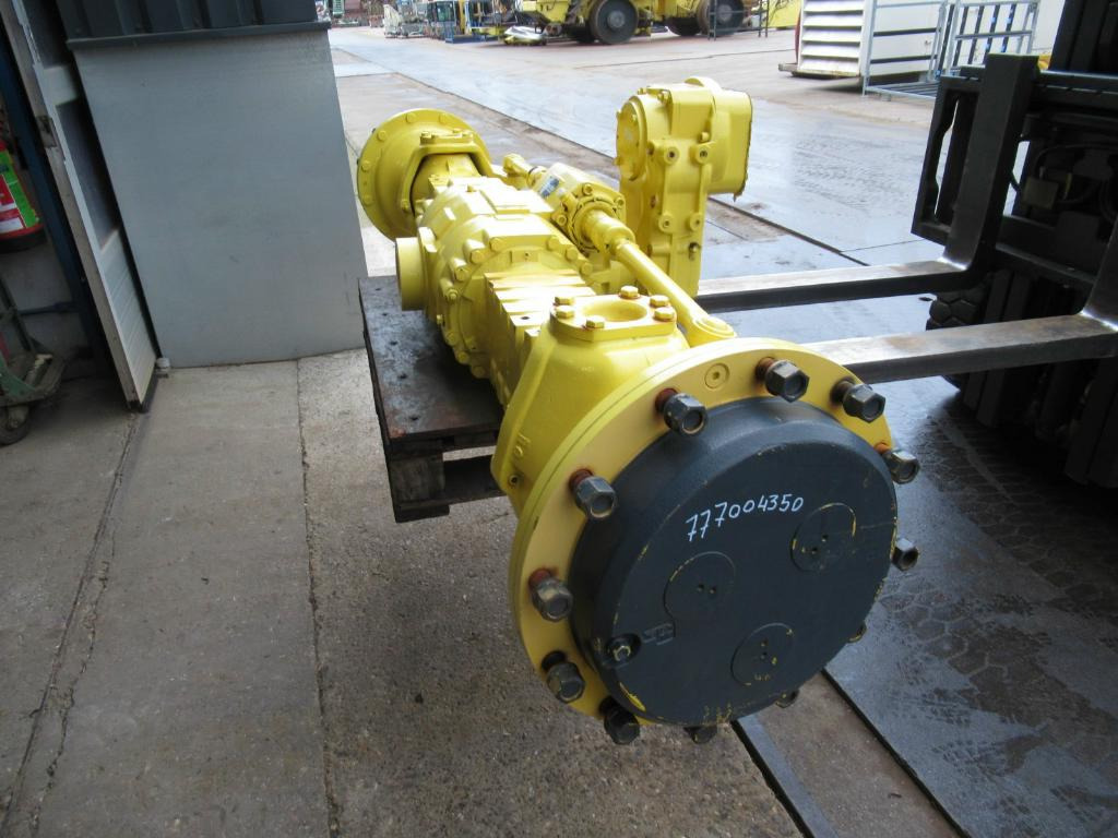 Bomag 05586301 - Передняя ось для Строительной техники: фото 2 Bomag 05586301 - Передняя ось для Строительной техники: фото 2