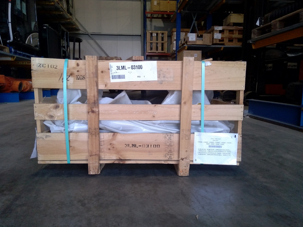 Case 3LML03100 - 3KML03100 - Топливный бак для Строительной техники: фото 3 Case 3LML03100 - 3KML03100 - Топливный бак для Строительной техники: фото 3